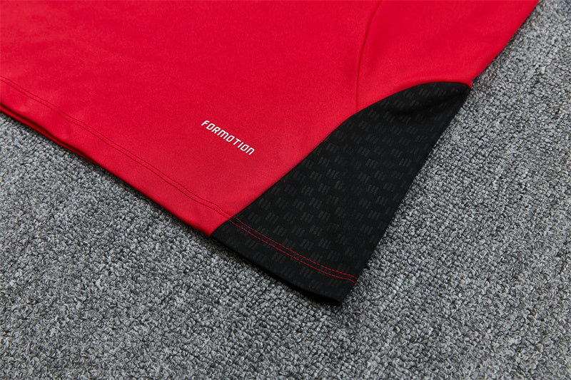 26 27 Manchester United Tracksuit 1