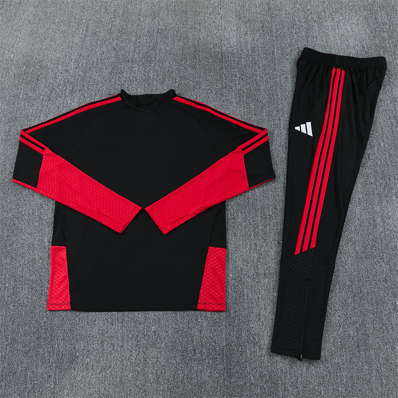 26 27 Manchester United Tracksuit