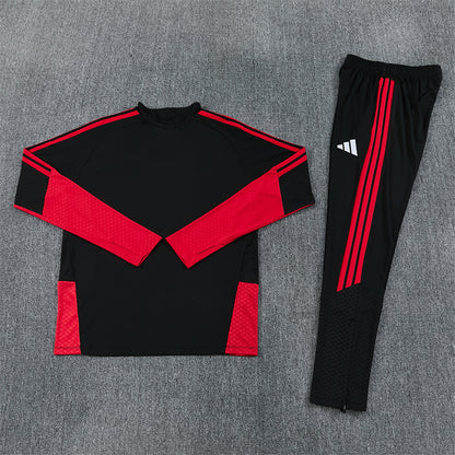 26 27 Manchester United Tracksuit