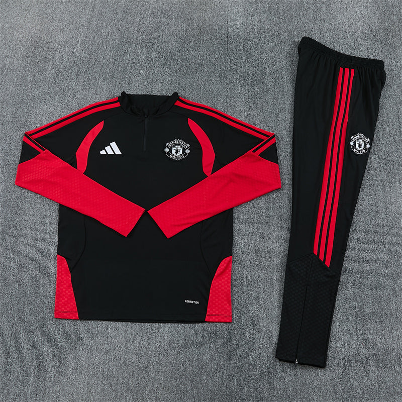 26 27 Manchester United Tracksuit