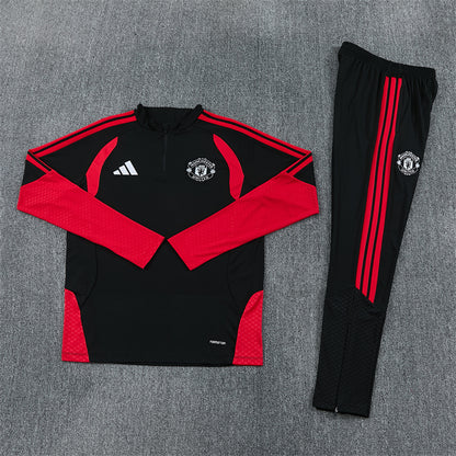 26 27 Manchester United Tracksuit