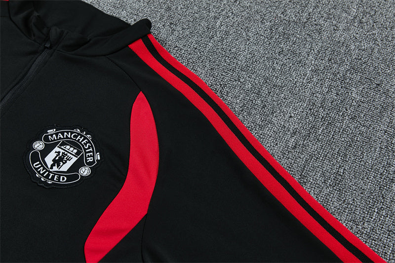 26 27 Manchester United Tracksuit