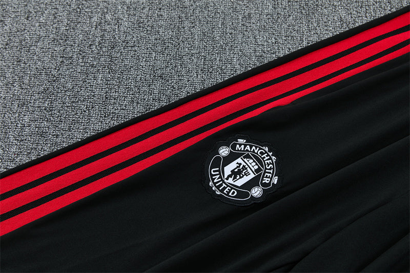 26 27 Manchester United Tracksuit 1