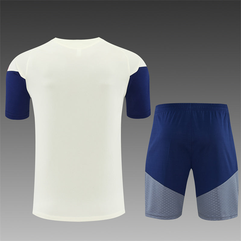 2627  Bayern short sleeve Training Kit 1