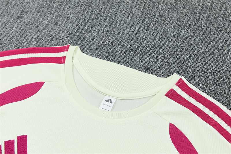 2627   Real Madrid short sleeve Training Kit