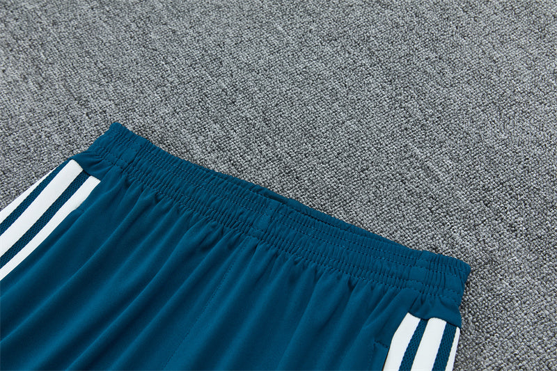 26 27 Arsenal Tracksuit
