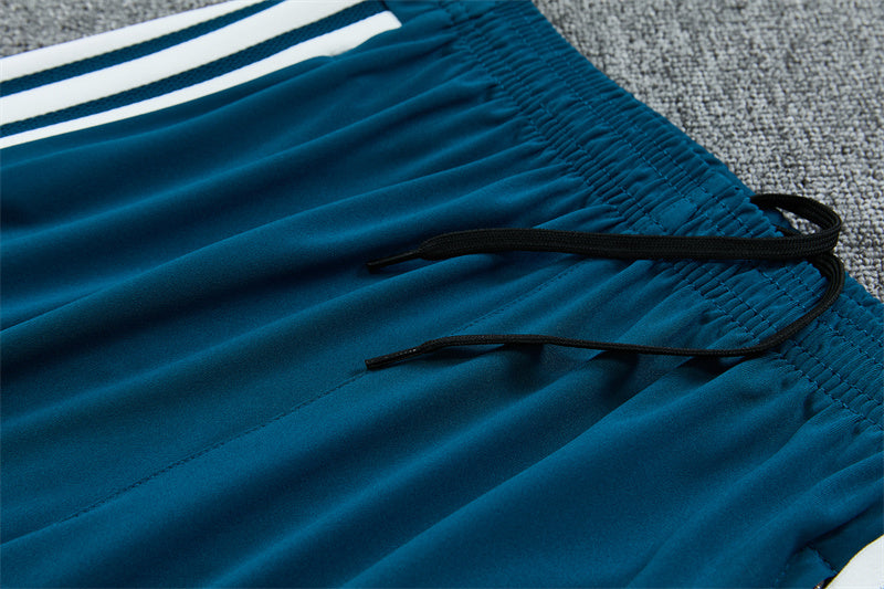 26 27 Arsenal Tracksuit