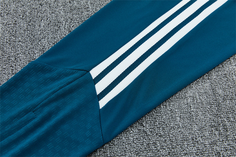 26 27 Arsenal Tracksuit