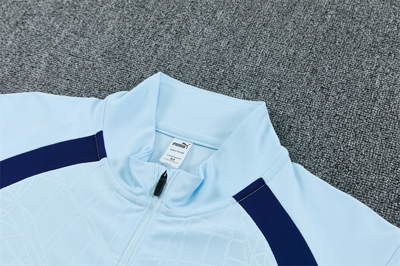 26 27 Manchester City Tracksuit