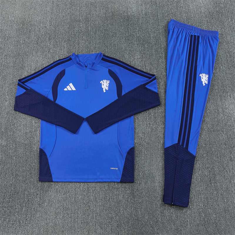 26 27 Manchester United Tracksuit