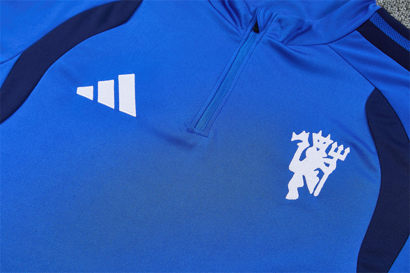 26 27 Manchester United Tracksuit