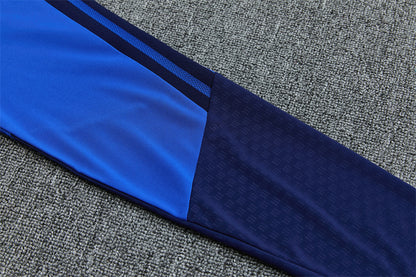 26 27 Manchester United Tracksuit