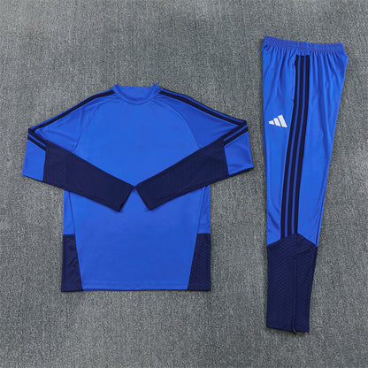 26 27 Manchester United Tracksuit