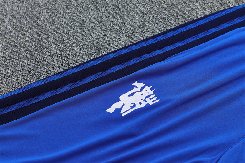 26 27 Manchester United Tracksuit