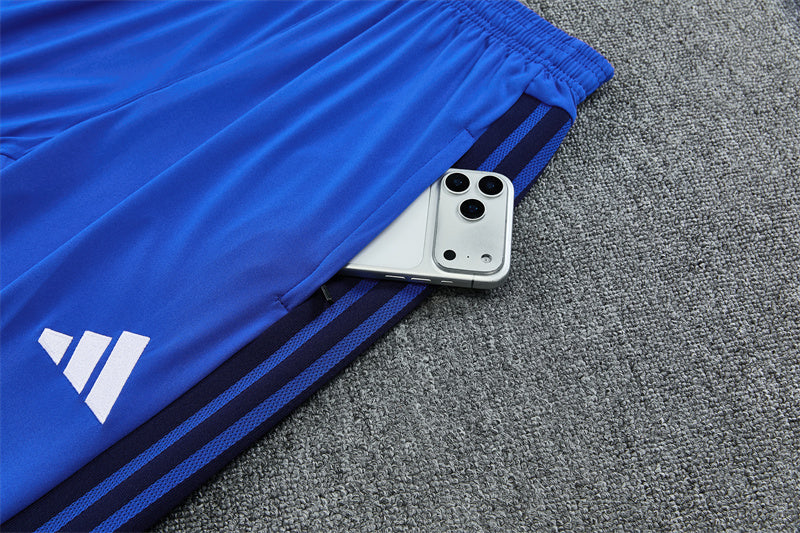 26 27 Manchester United Tracksuit