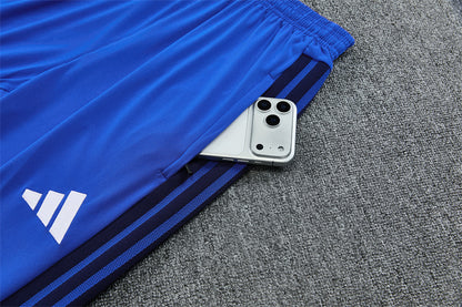 26 27 Manchester United Tracksuit
