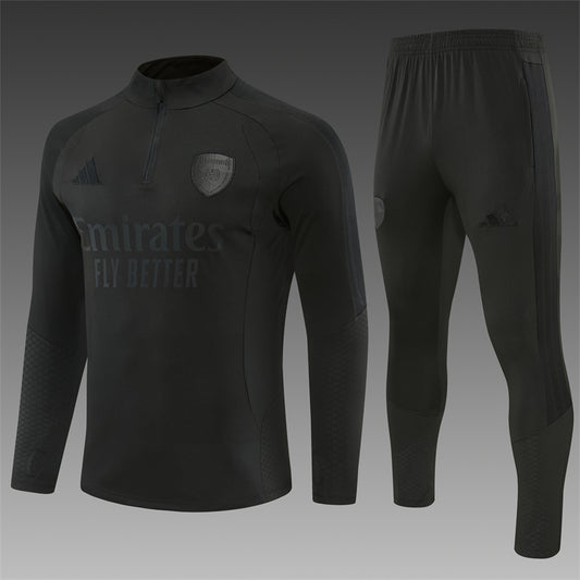 26 27 Arsenal Tracksuit 2
