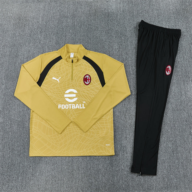 26 27 AC Milan Tracksuit