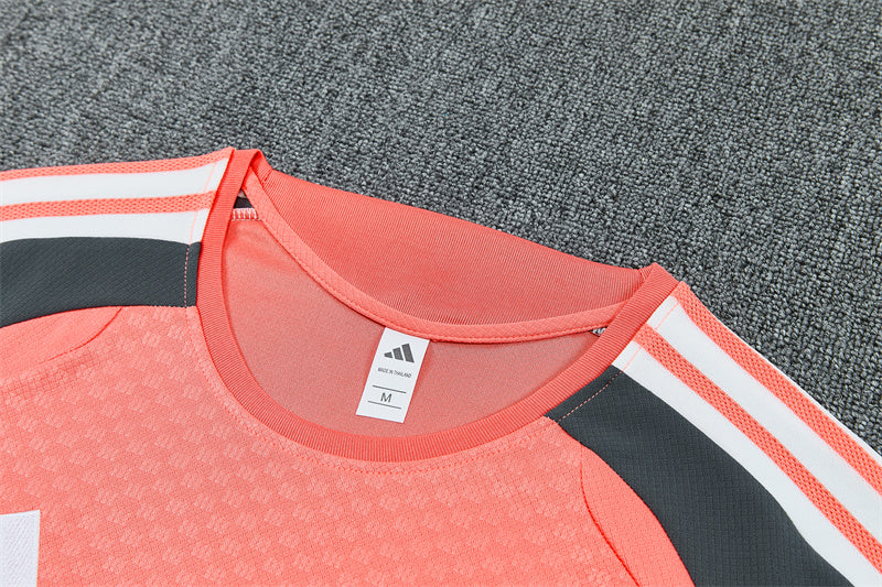 2627   Real Madrid short sleeve Training Kit