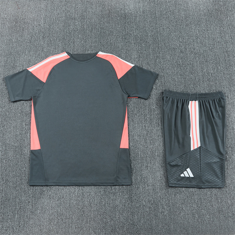 2627   Real Madrid short sleeve Training Kit