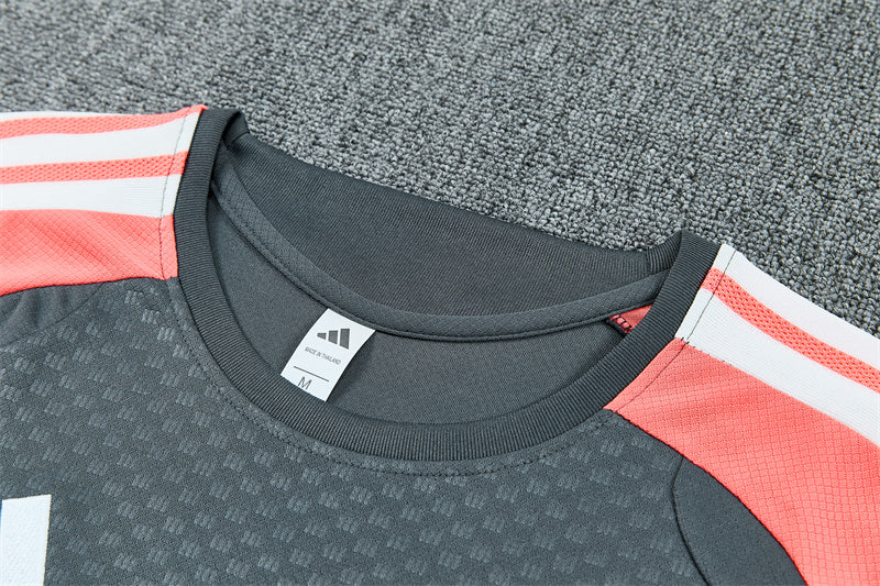2627   Real Madrid short sleeve Training Kit