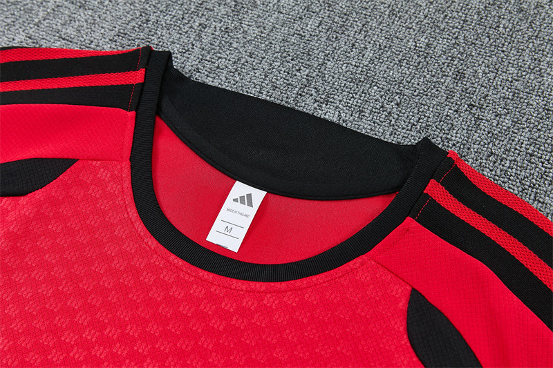 2627   Manchester United short sleeve Training Kit
