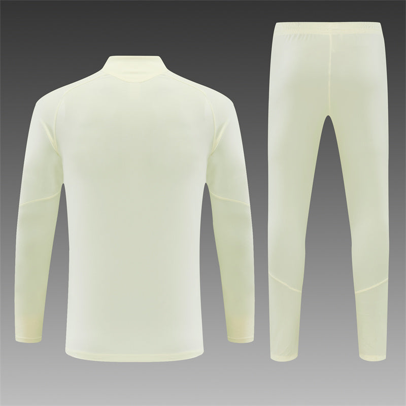 26 27 Real Madrid Tracksuit 8