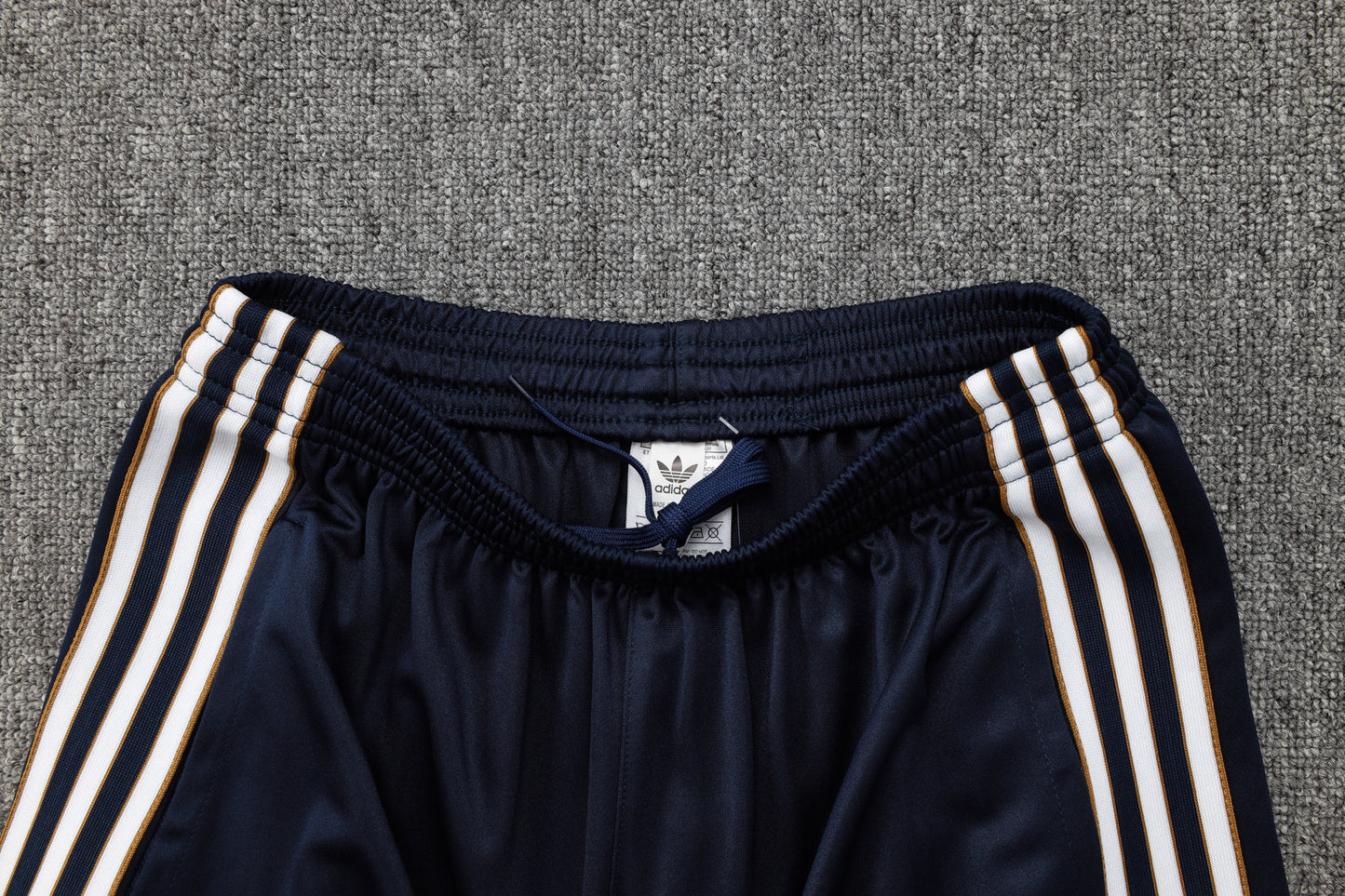 Juventus Sleeveless Training Kit - Retro Third