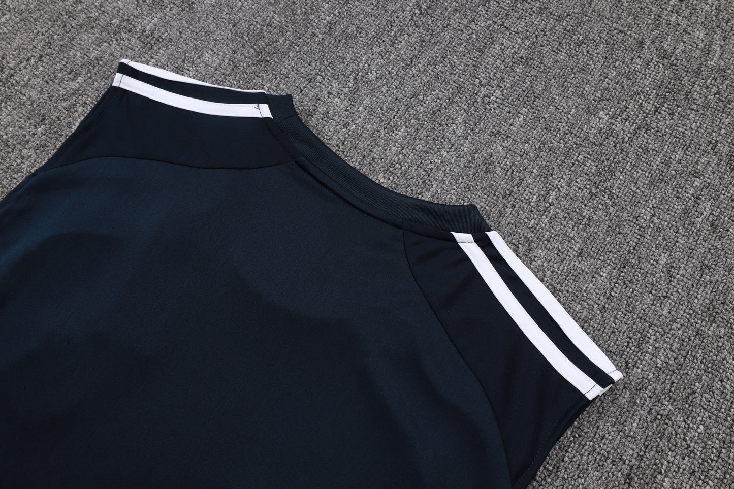 Real Madrid Sleeveless Training Kit - Retro Away