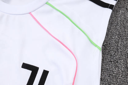 Juventus Sleeveless Training Kit - Retro Home