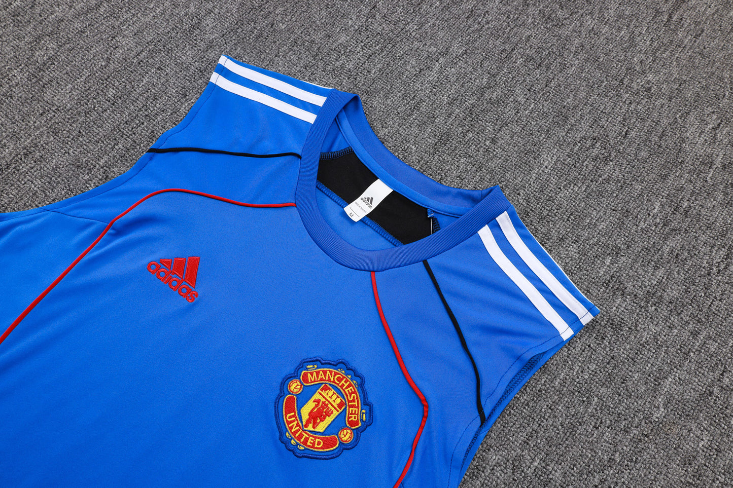 Manchester United  Sleeveless Training Kit retro style