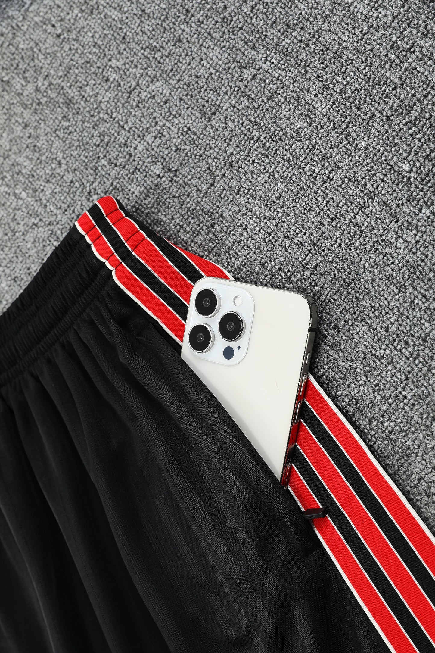 Manchester United  Sleeveless Training Kit Red stripes