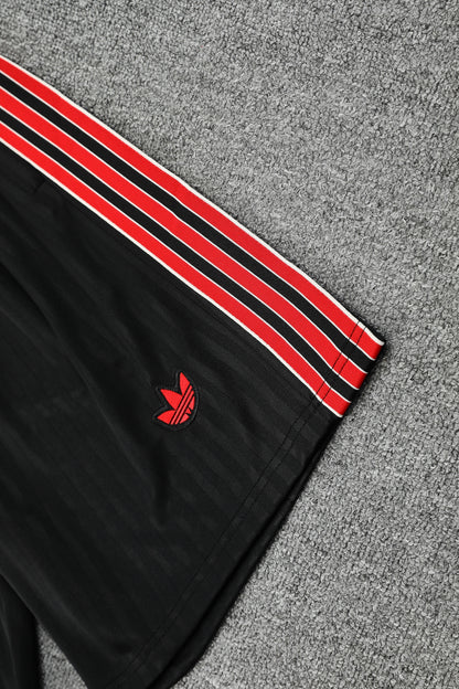 Manchester United  Sleeveless Training Kit Black stripes