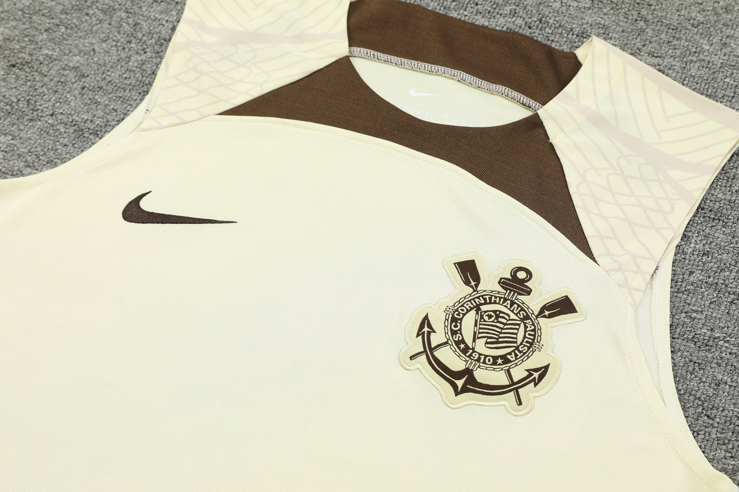 Corinthians Sleeveless Training Kit - Coffee/Cream