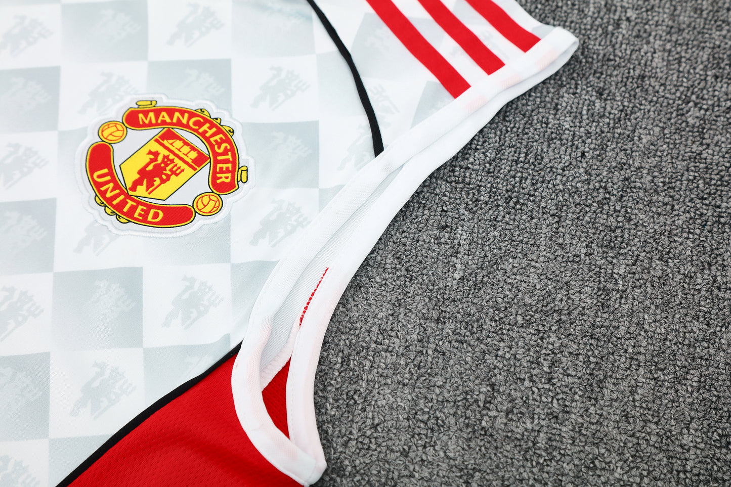 Manchester United  Sleeveless Training Kit white+red