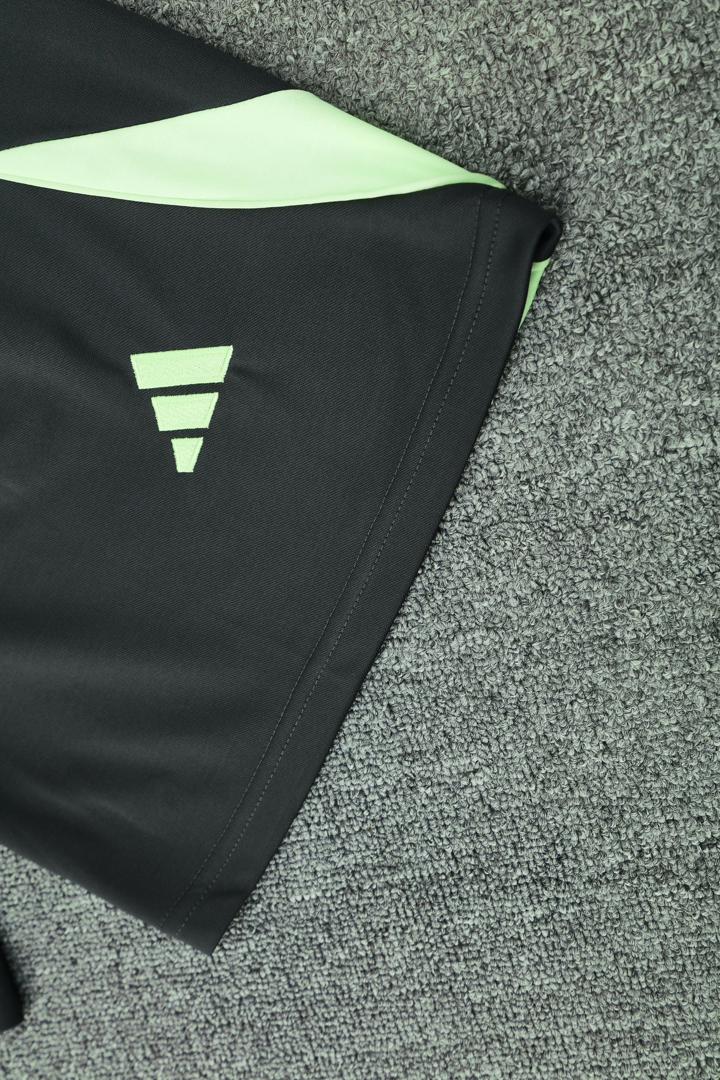 Real Madrid Sleeveless Training Kit grey