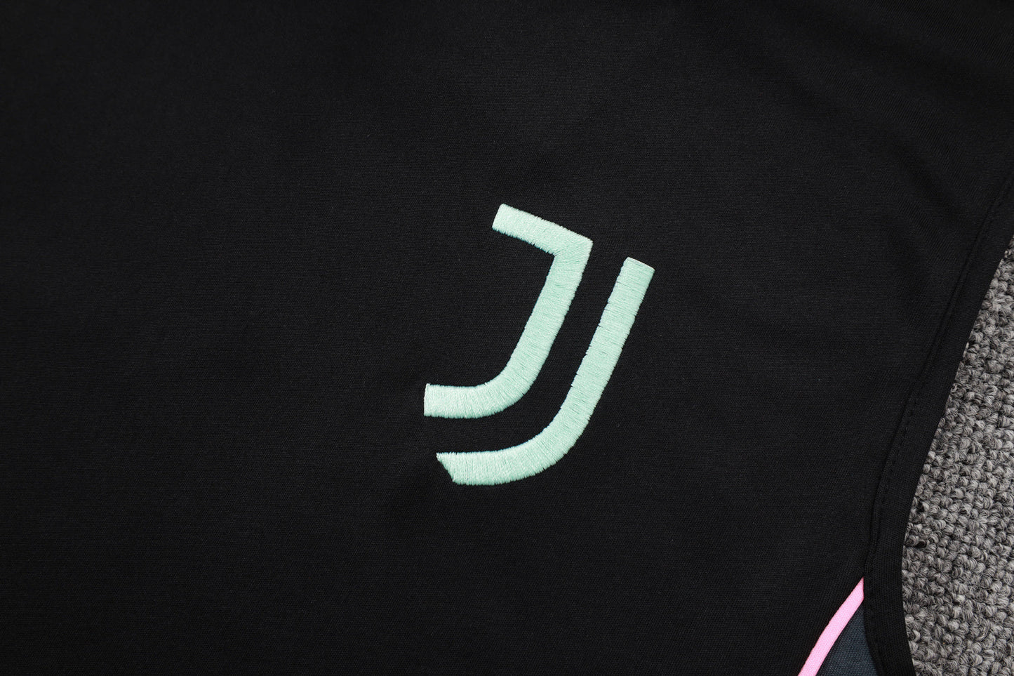 Juventus Sleeveless Training Kit -  Black/Pastel