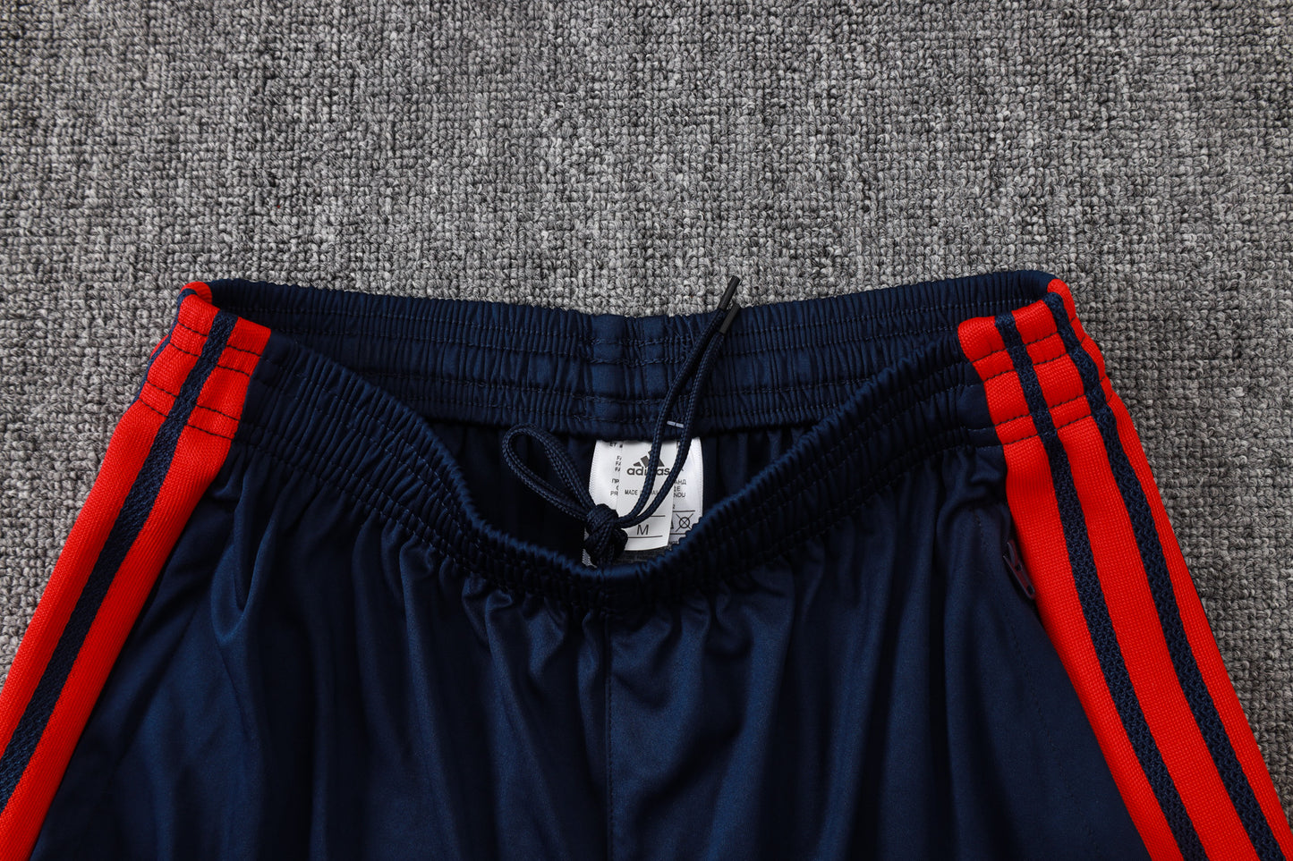 Bayern 2627 Sleeveless Training Kit