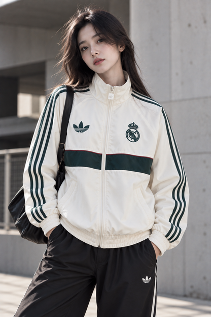 Real Madrid 26-27 models beige Windbreaker