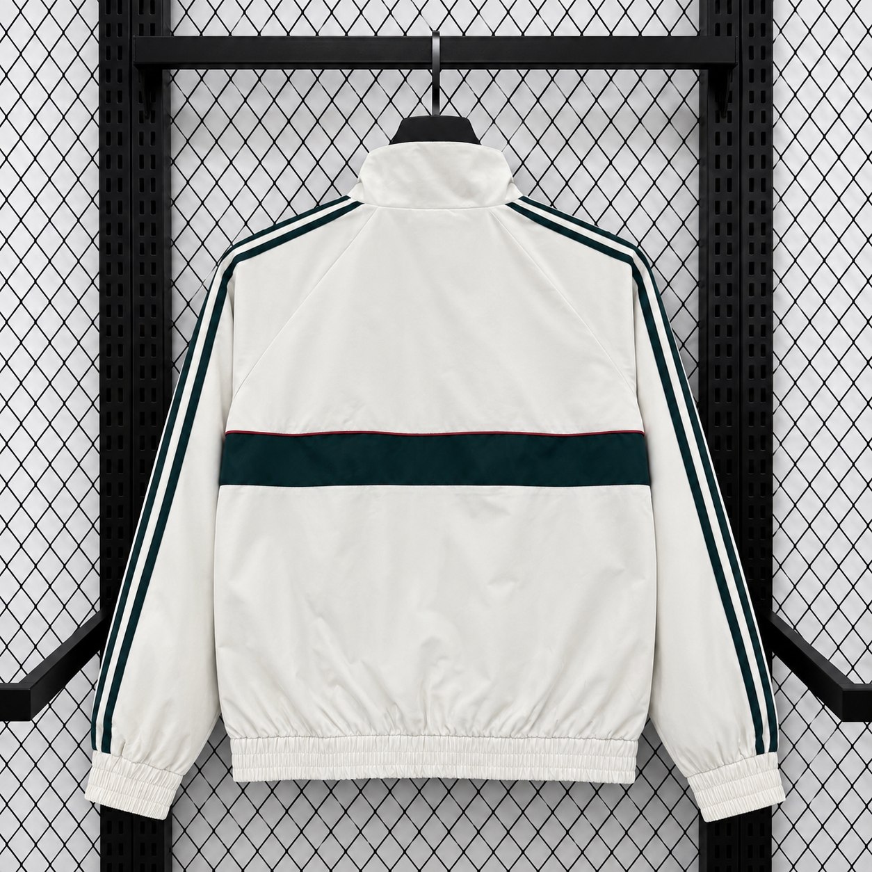Real Madrid 26-27 models beige Windbreaker