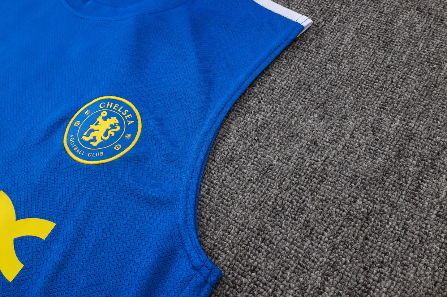 Chelsea 2627 Sleeveless Training Kit