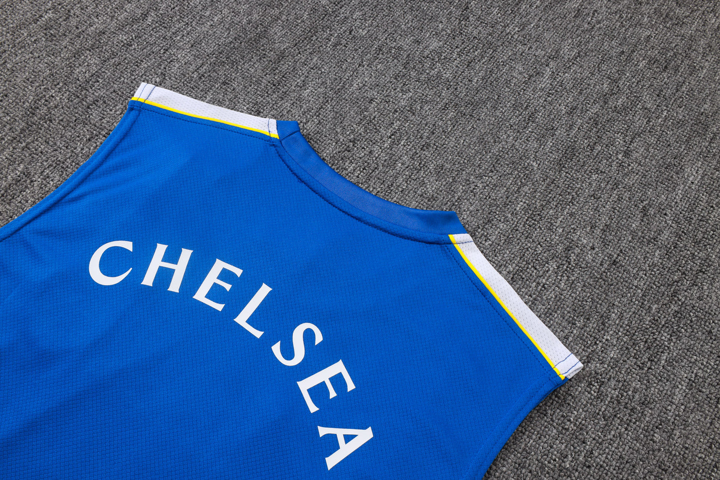 Chelsea 2627 Sleeveless Training Kit
