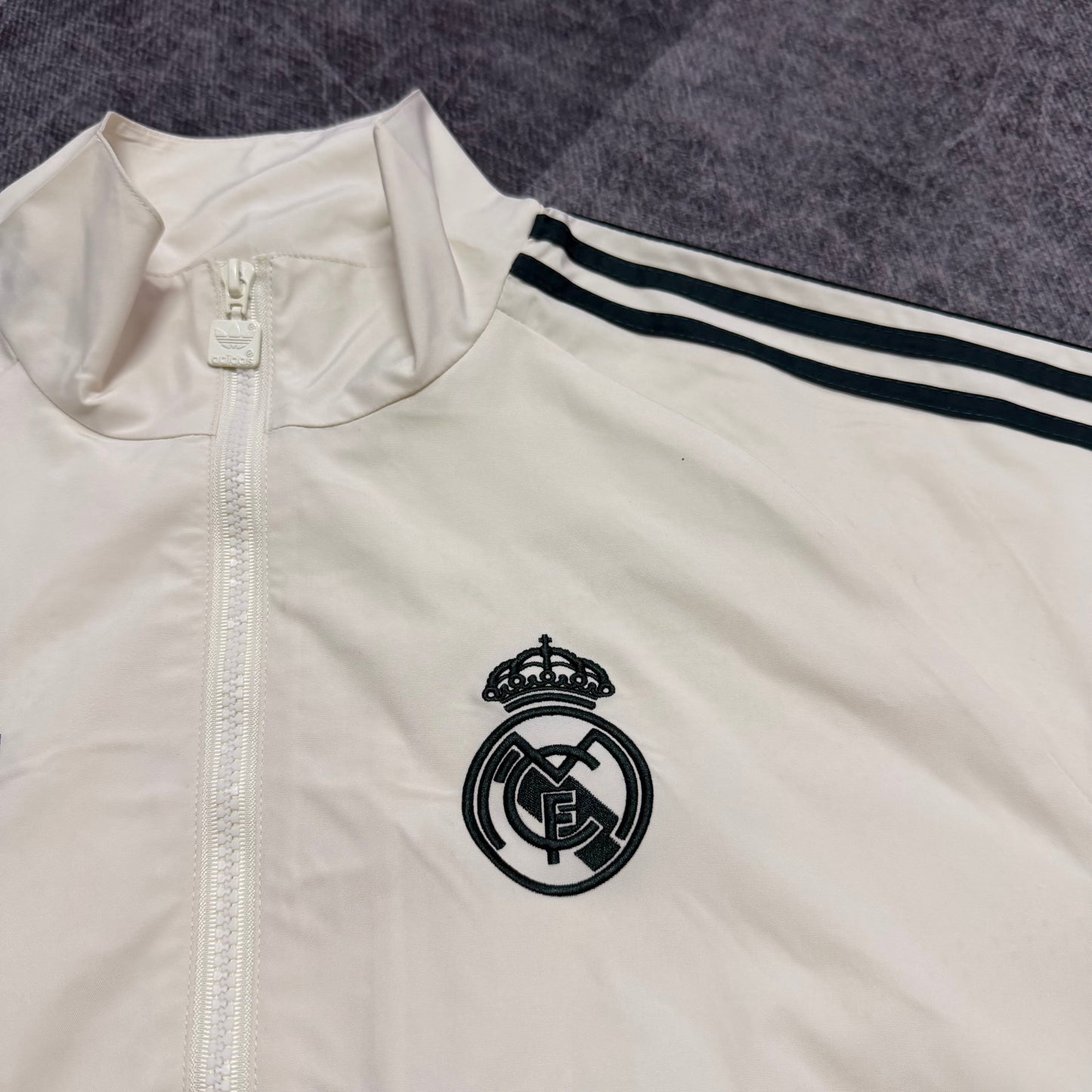 Real Madrid 26-27 models beige Windbreaker