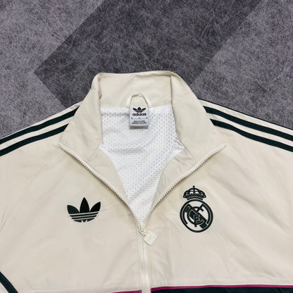 Real Madrid 26-27 models beige Windbreaker