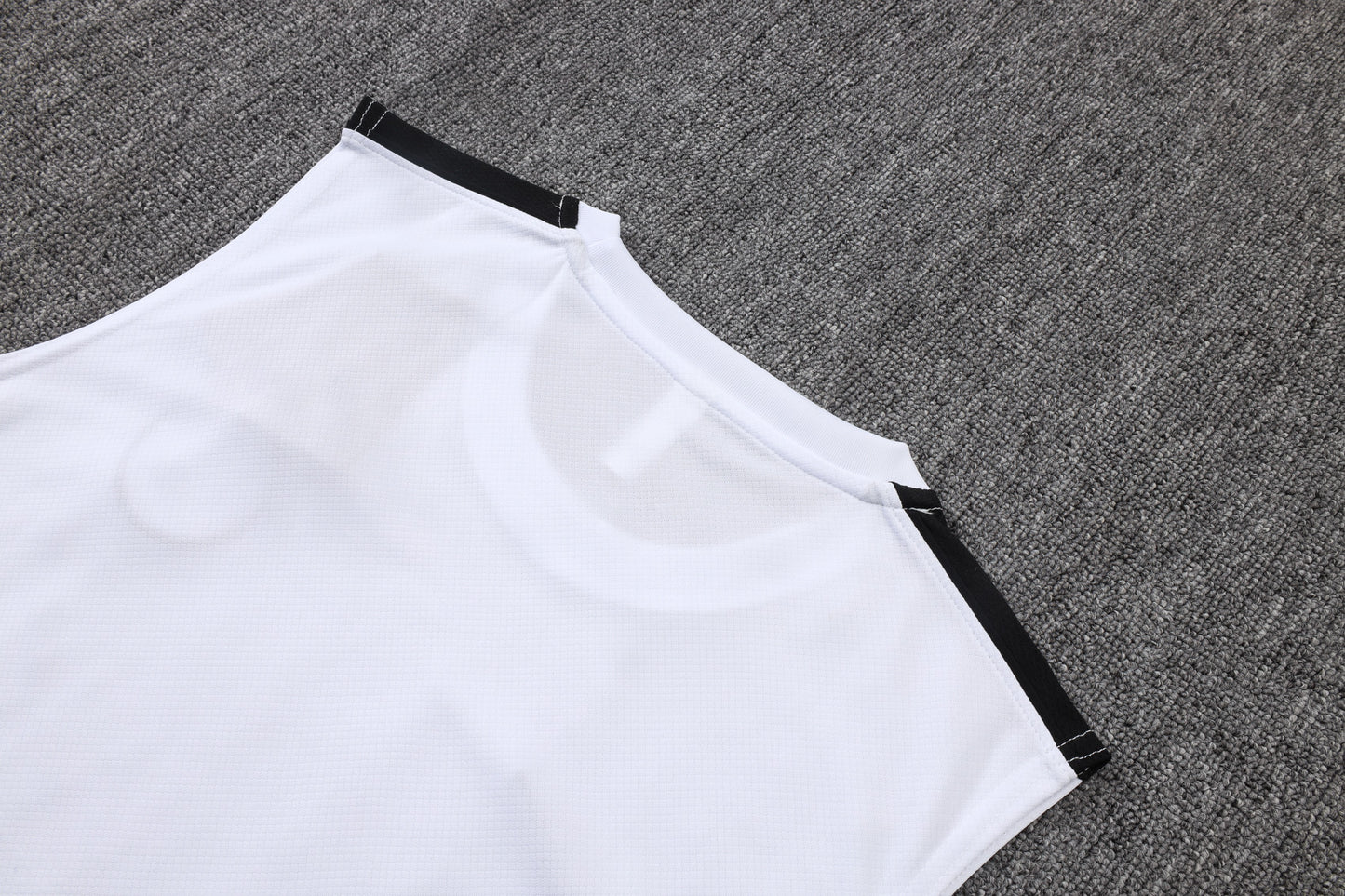 Paris 2627 Sleeveless Training Kit 3