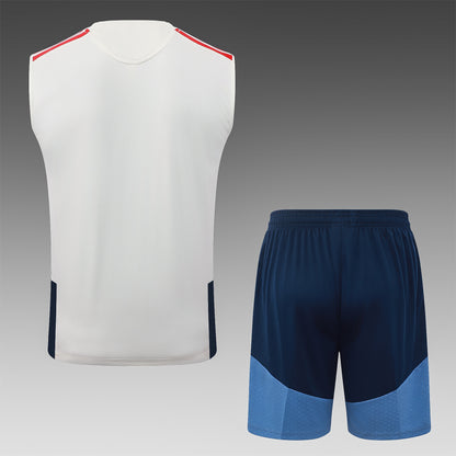 Bayern 2627 Sleeveless Training Kit  Dark green 1
