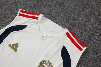 Bayern 2627 Sleeveless Training Kit  Dark green 1