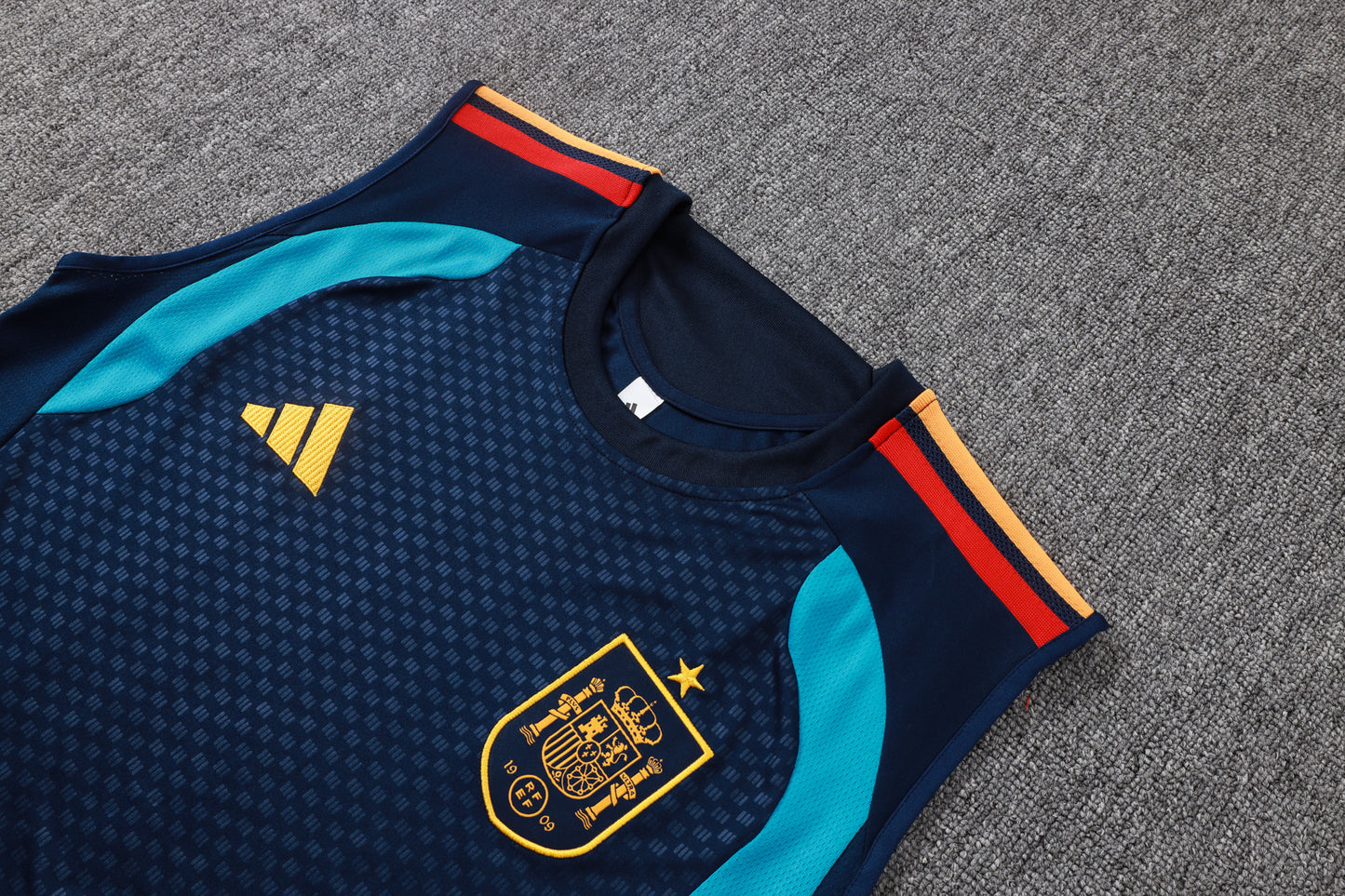 Spain 2627 Sleeveless Training Kit  4
