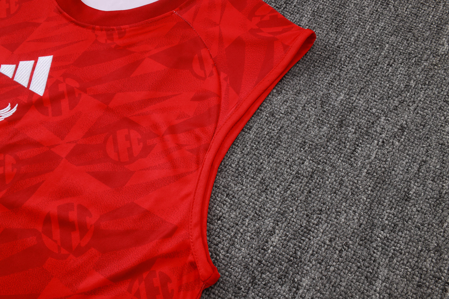 Liverpool 2627 Sleeveless Training Kit 2