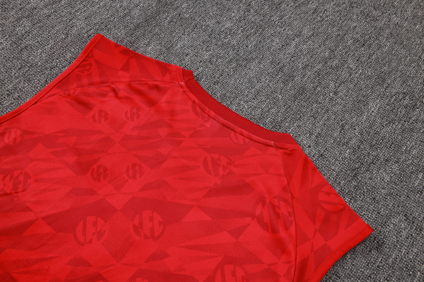Liverpool 2627 Sleeveless Training Kit 2
